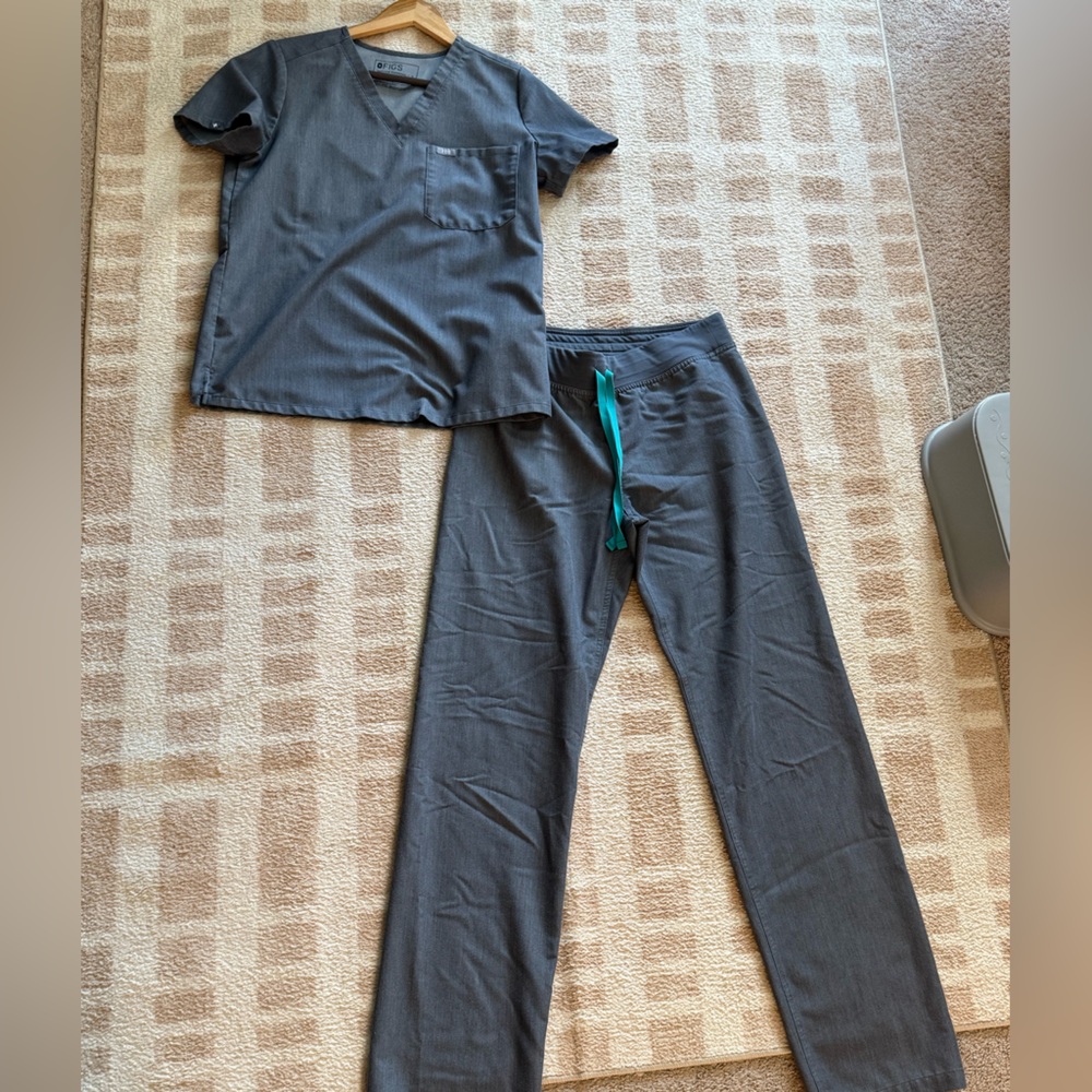 Figs Graphite Catrina Small and Livingston Small Tall EUC